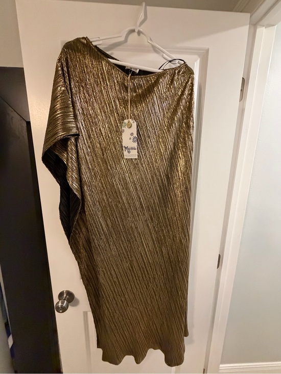 Show Me Your MuMu Dresses & Skirts - Women’s gold pleated caftan-style dress from Show Me Your Mumu. Size XS NWT